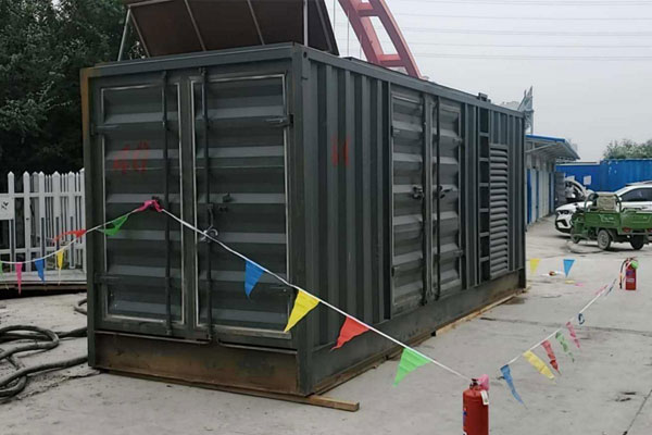 安丘发电机租赁空气滤清器多久更换一次?