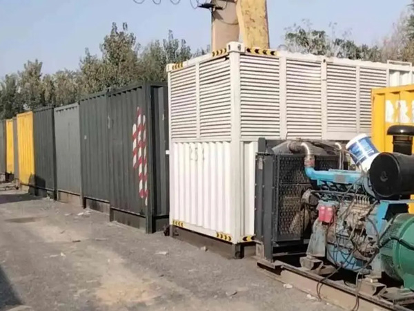 安丘200KW柴油发电机机组每小时油耗是多少？